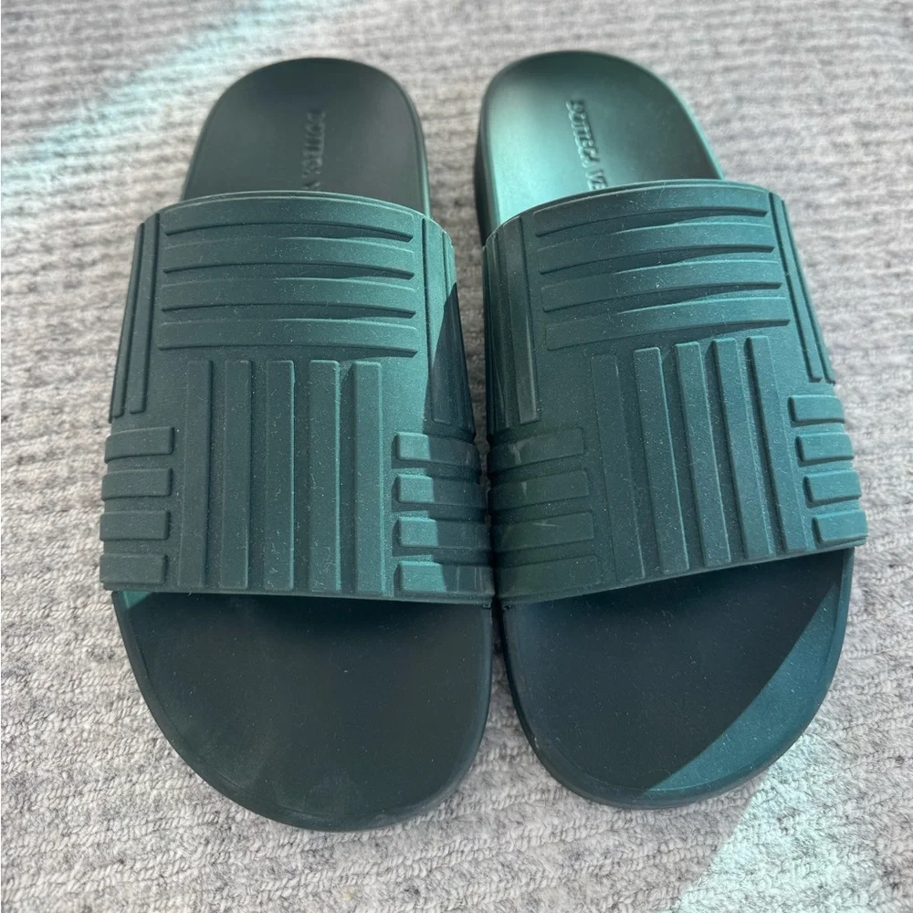 Bottega Veneta Slides in color Inkwell